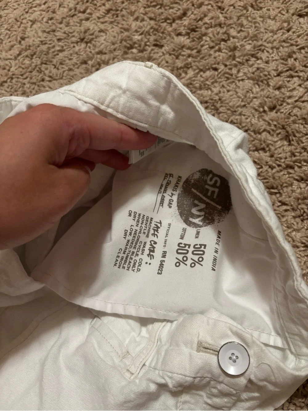 GAP White Roll-Up Khaki Shorts - Picture 3 of 5